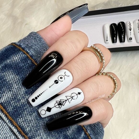 Blck N Wht Geographic Custom Press On Nails | High Quality Nails | Handmade - Picture 1 of 13